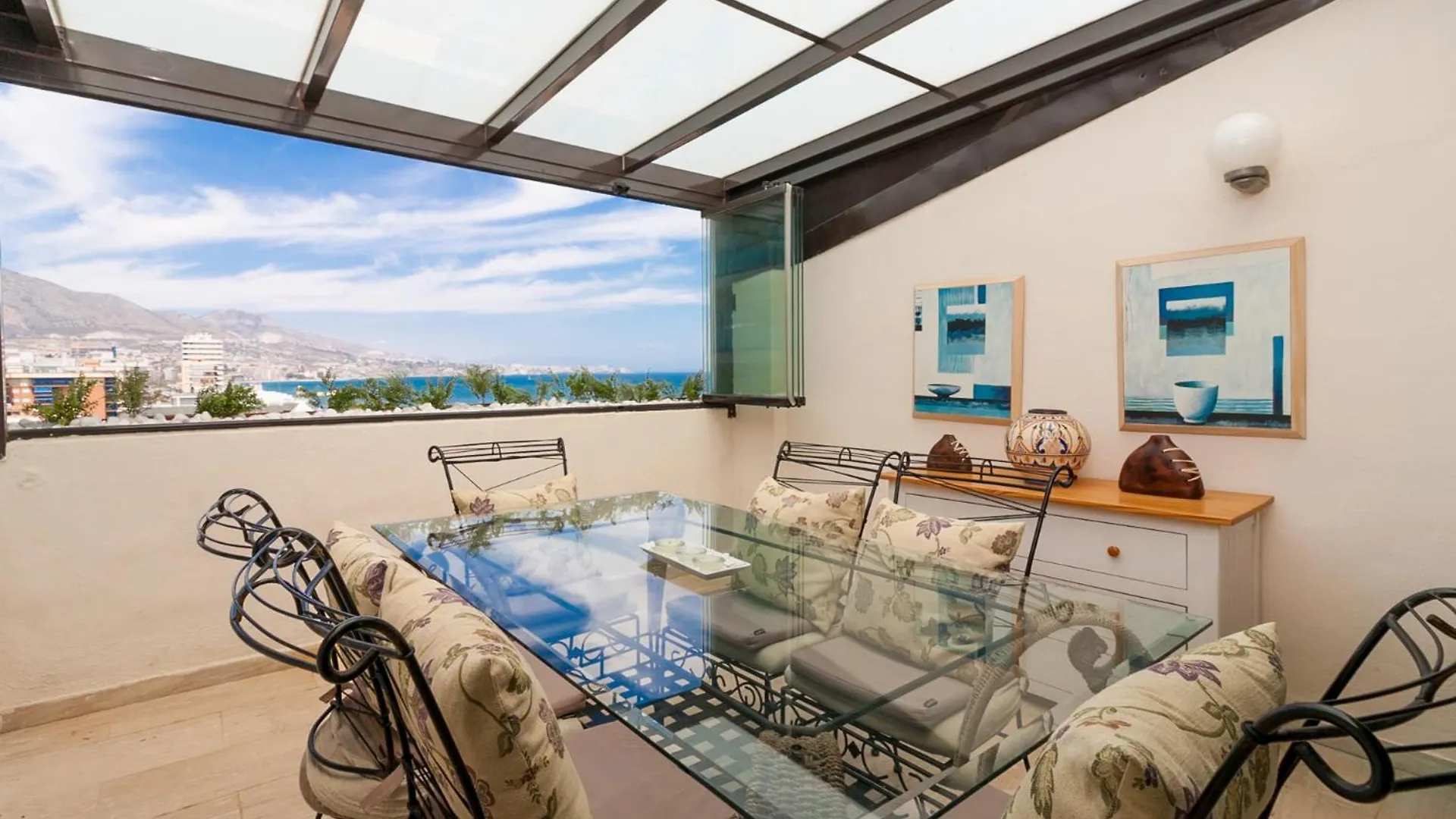 Solana Florida Seafront Apartment Fuengirola