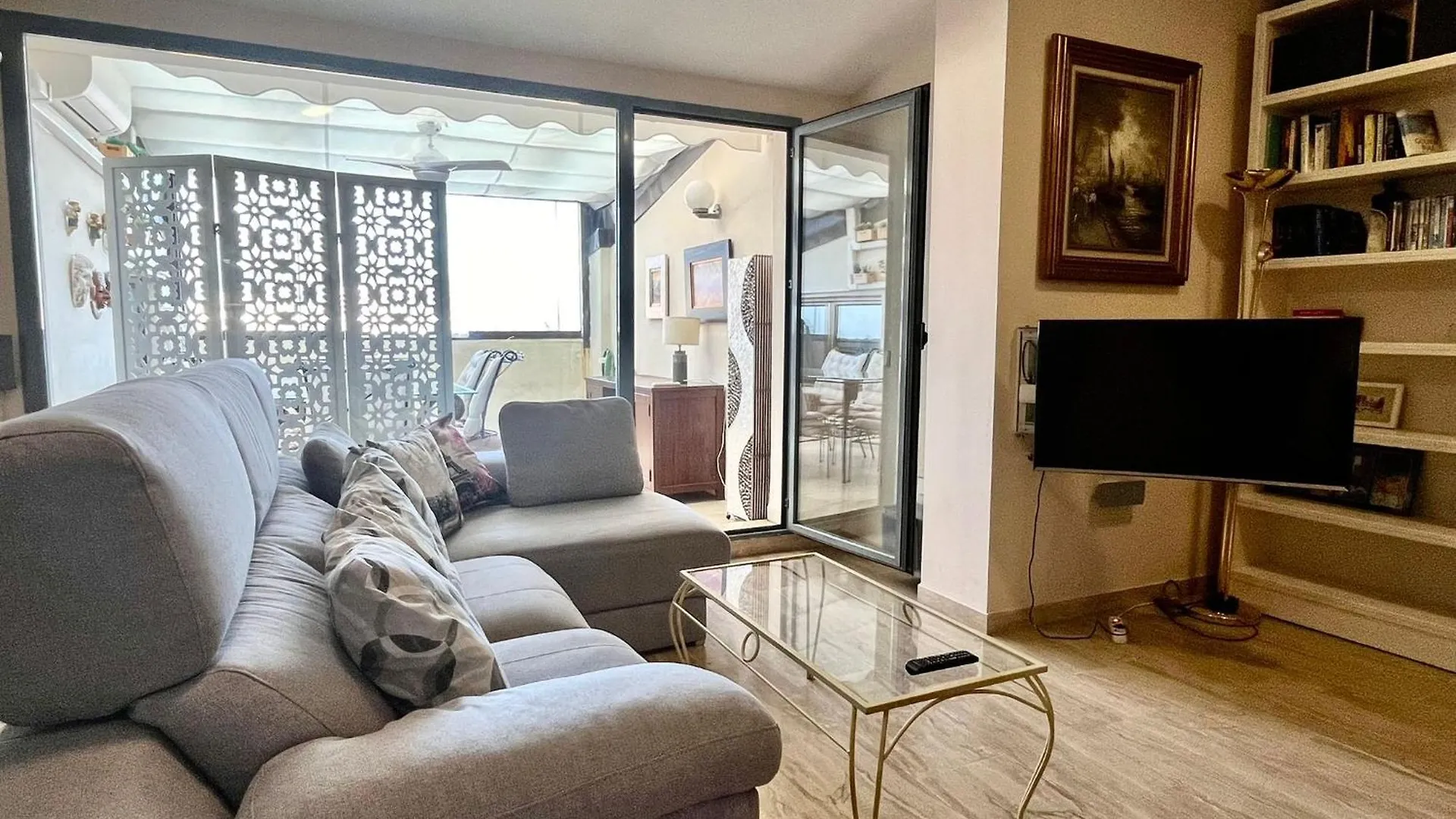 Solana Florida Seafront Apartment Fuengirola Spain